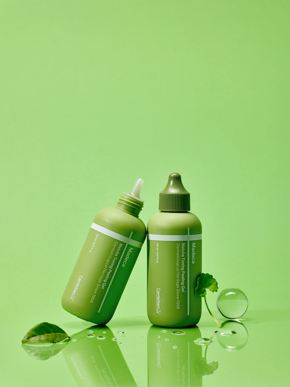 جل التقشير Madeca بخلاصة الماتشا لتنقية البشرة وتنعيم ملمسها 150ml