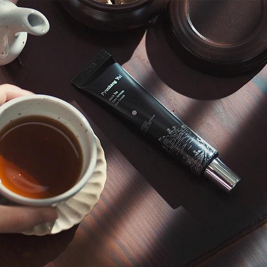 كريم العين بخلاصة الشاي الأسود لتجديد حيوية البشرة ومقاومة علامات تقدم السن 25ml